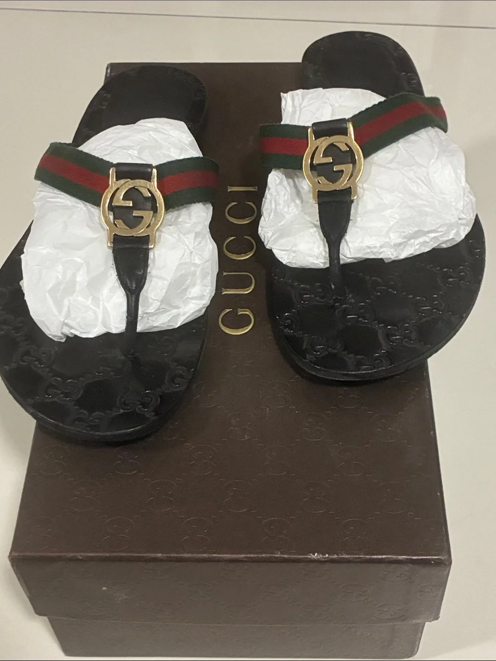 Gucci sandals Authentic w box